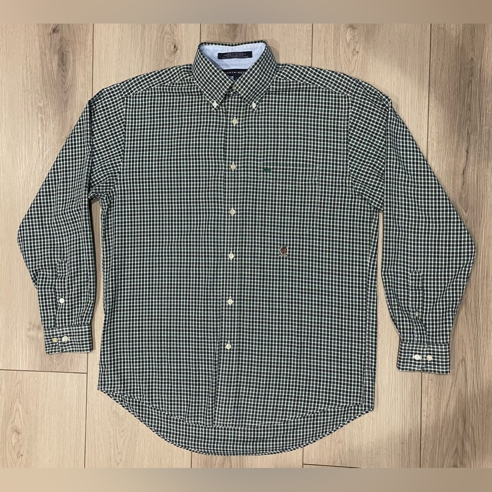 Tommy Hilfiger Men’s Plaid Button Down Shirt. Size S